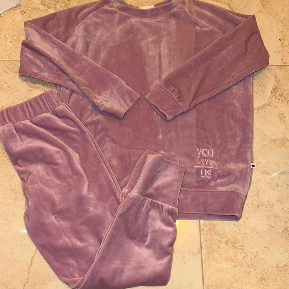 Molo Outfit